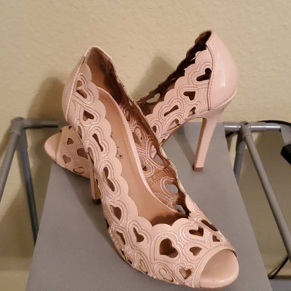 Heart heels